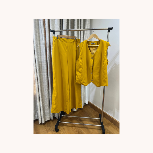 Two-piece pant and waistcoat suit set